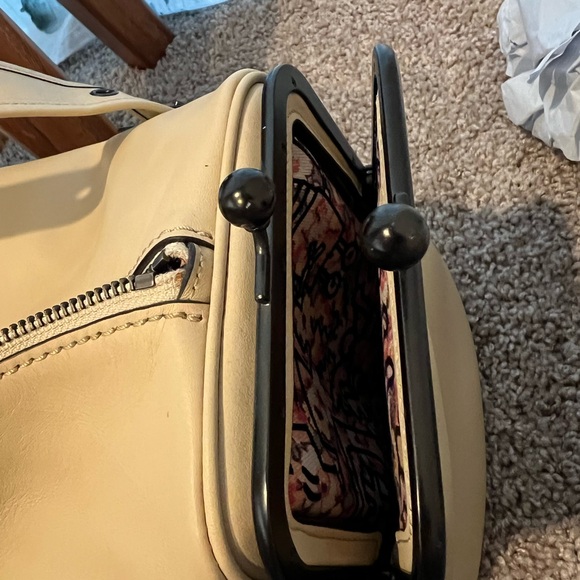 Coach Keith Haring Mailbox - Picture 8 of 9